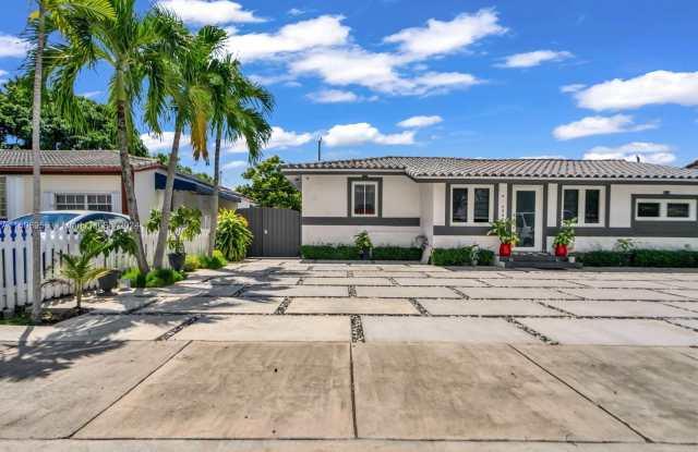 4340 SW 2nd St