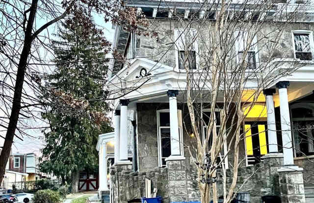 Photo of 312 W SEYMOUR Street unit: 1