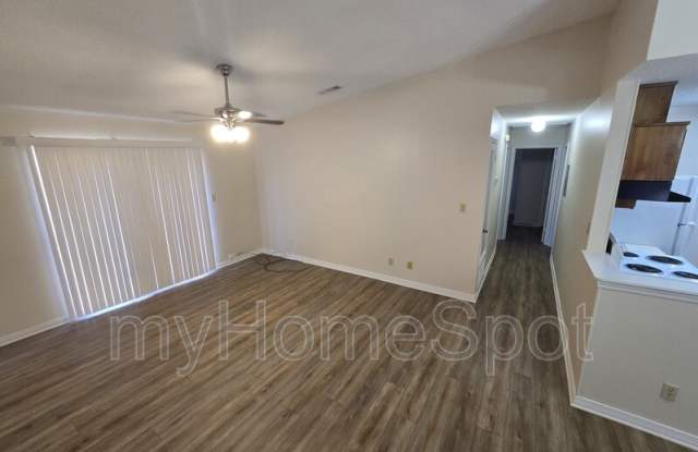 8430 Country Walk Dr