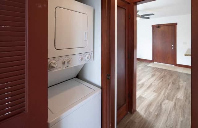 2 WEEKS FREE ~ Point Loma 1BR with Washer/Dryer and Parking!