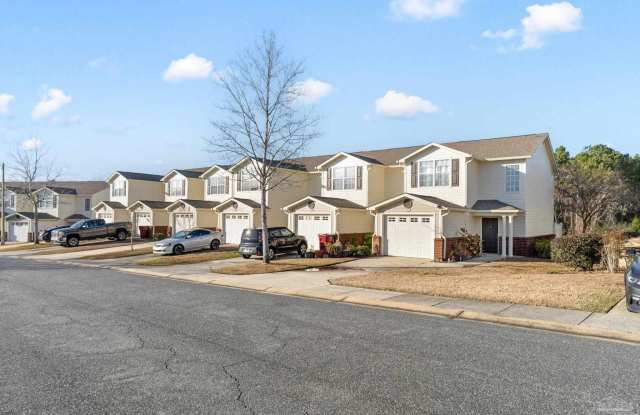 Photo of 707 Majestic Dr