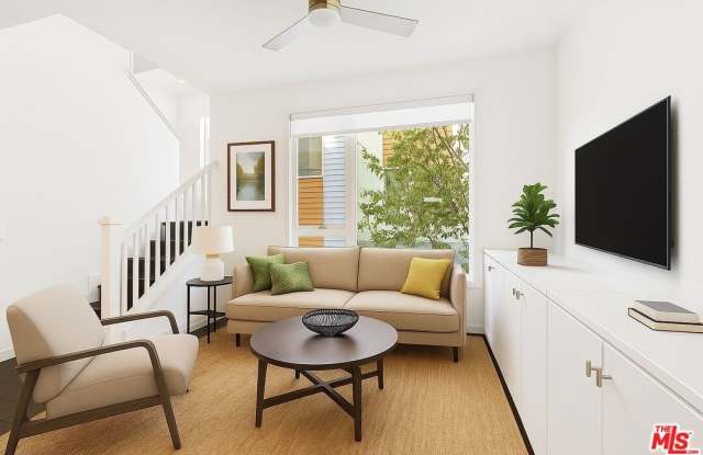 Photo of 5637 Observation Ln