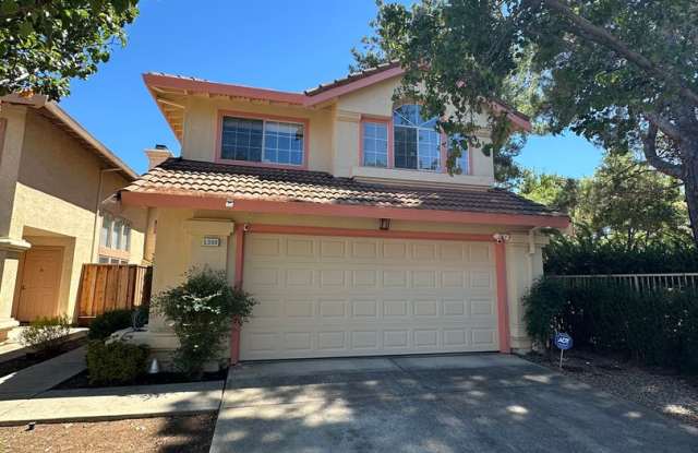 Photo of 3 Bed 2.5 Bath Single Family Home In Concord