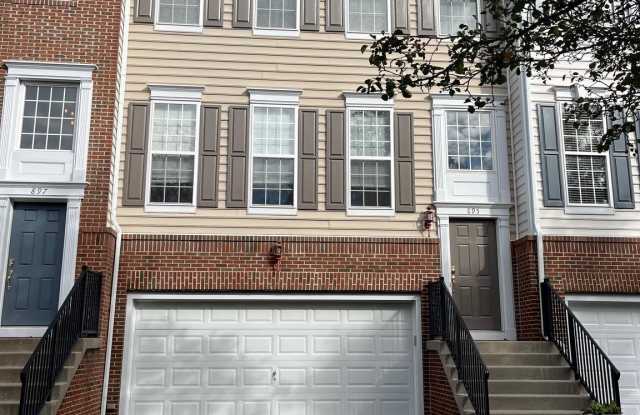 Photo of 895 CHATFIELD Road