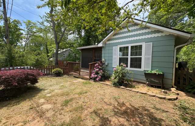 Fully Furnished!  3 bedroom 2 bath West Asheville