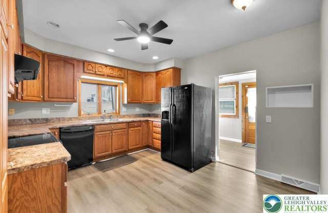 321 W Babbitt Street