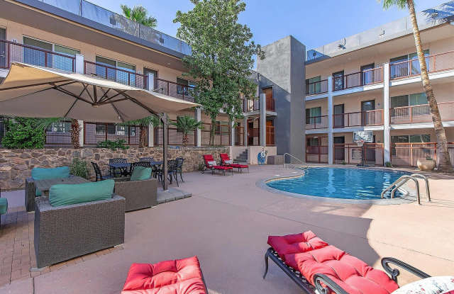 The Flats At Julian Drew Block