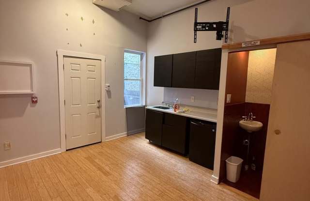 3853 LANCASTER Avenue unit: Commercial