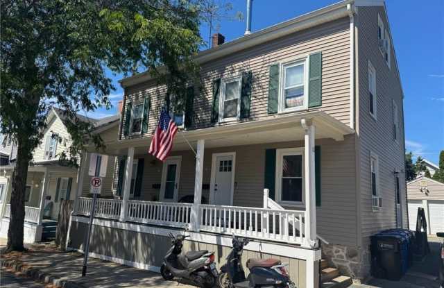 Photo of 10 Hammond Street unit: B