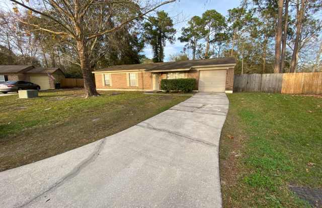 3 bedroom home in Greenwood!