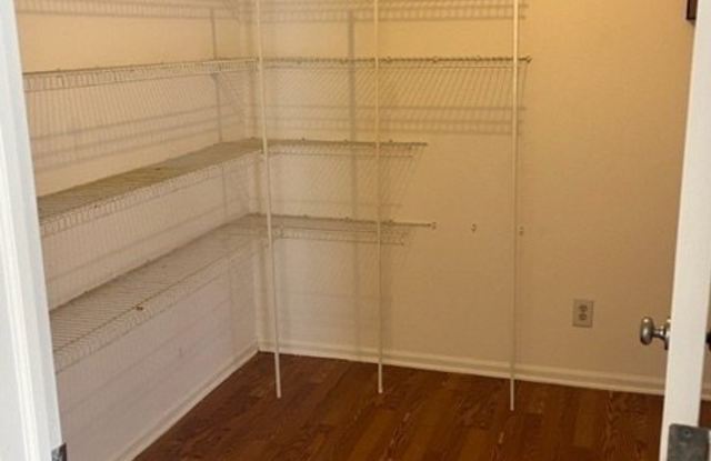 10225 Lothbury Circle