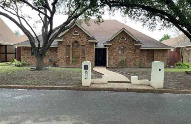Photo of 221 E Kiwi Avenue E