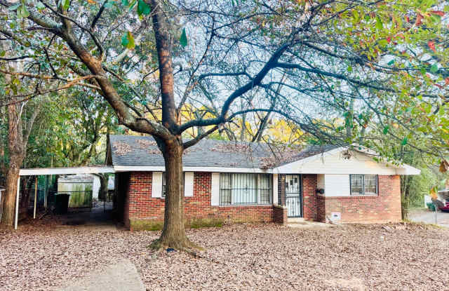 Photo of 3 Bed 1.5 Bath Home In Morningview *** Call 334-366-9198 to Schedule a Self Tour!