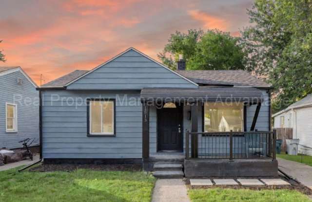 Gorgeous Kitchen and Bath in Hazel Park!