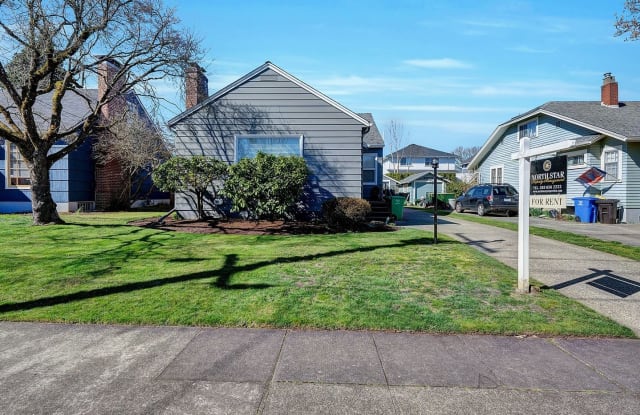 6125 SE 22nd Ave - 6125 Southeast 22nd Avenue, Portland, OR 97202