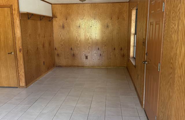 110 North Crockett Street