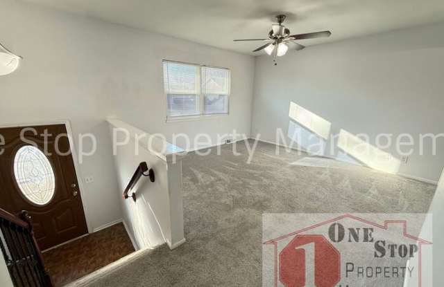 405 Southwest Redwood Drive