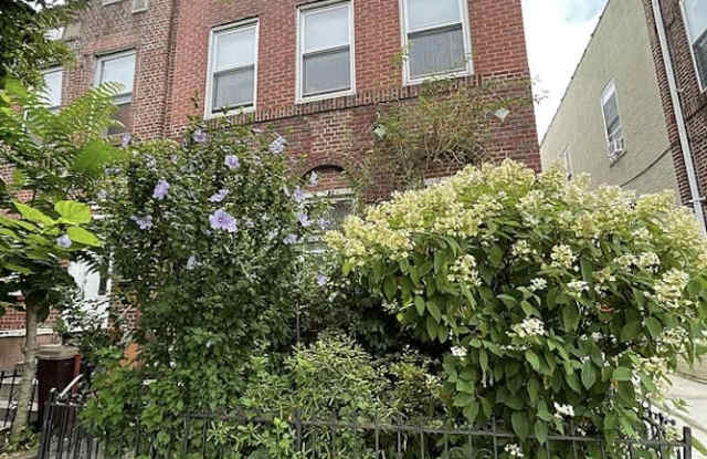 Photo of 2408 Beverley Road