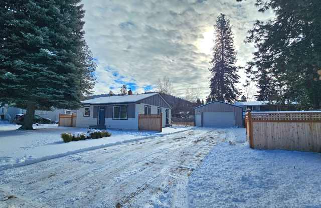 Fully Furnished 3 Bedroom Home in Coeur d' Alene, ID