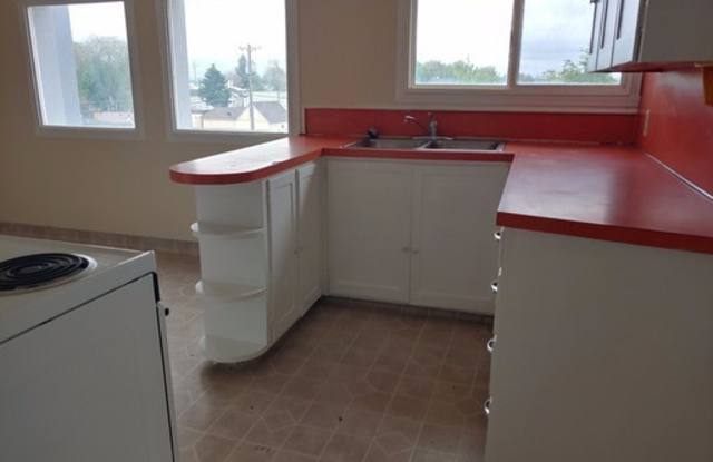 214 Blue Lakes Bd #2