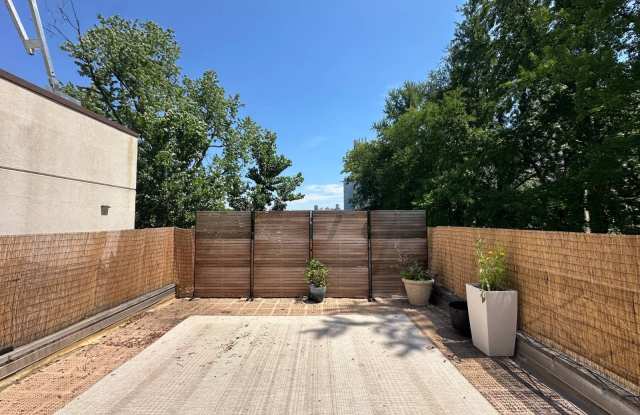 82 Visitation Place
