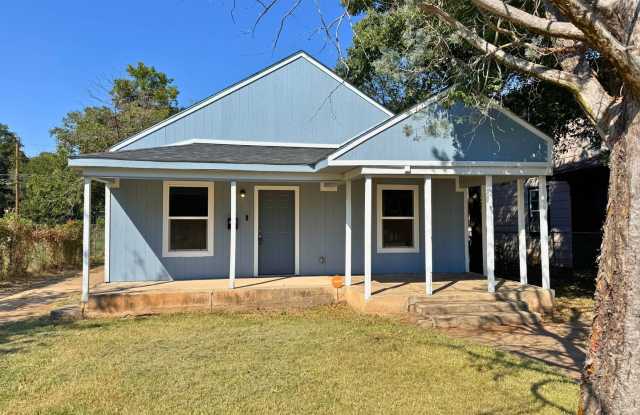 Photo of Fully Remodeled 3 Bed 2 Bath In Floral Heights
