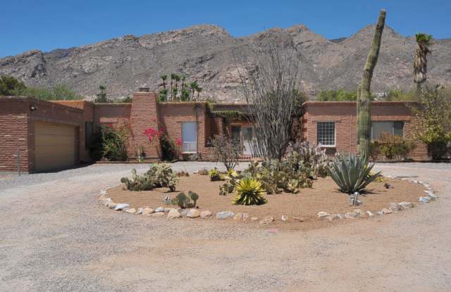 4951 E Mission Hill Pl - 4951 East Mission Hill Drive, Catalina Foothills, AZ 85718