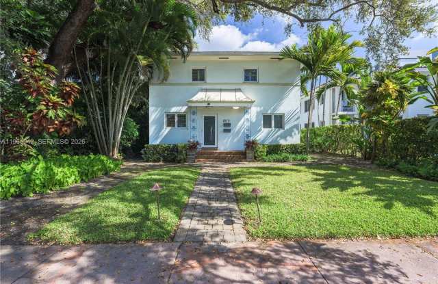 3911 Ponce De Leon Blvd