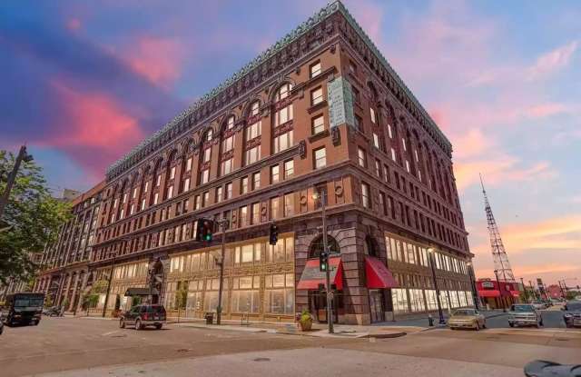 Photo of Fully Furnished - Stylish with Incredible views - 2BR apartment in Saint Louis