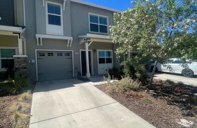 Private Condo in Awesome Rocklin Location!