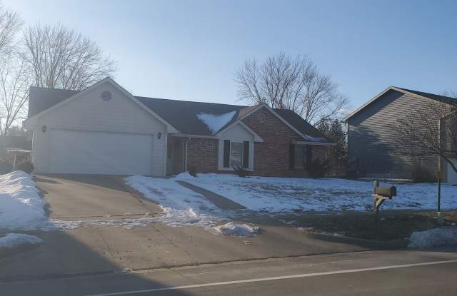 3 bd, 2 ba house just west of Providence/Green Meadows in SW Columbia, fenced, hookups