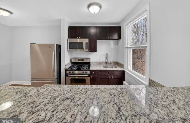 4703 RAVENSWOOD Road unit: 25
