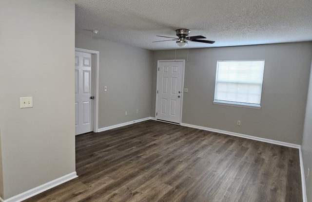 Photo of Three bedroom, 2 bath condo in High Point