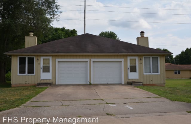 636 W Edgewood St - 636 West Edgewood Street, Springfield, MO 65807