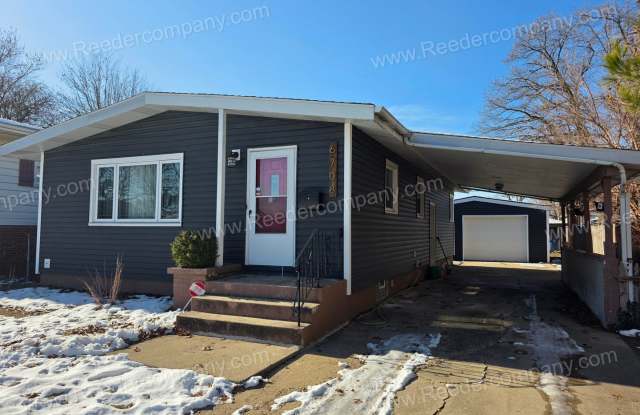 Spacious 2 bed 1.5 bath house in Hammond
