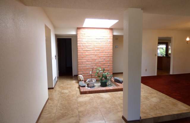 5130 N Calle Primula