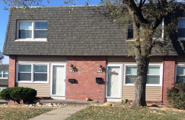 302 Chateau Dr