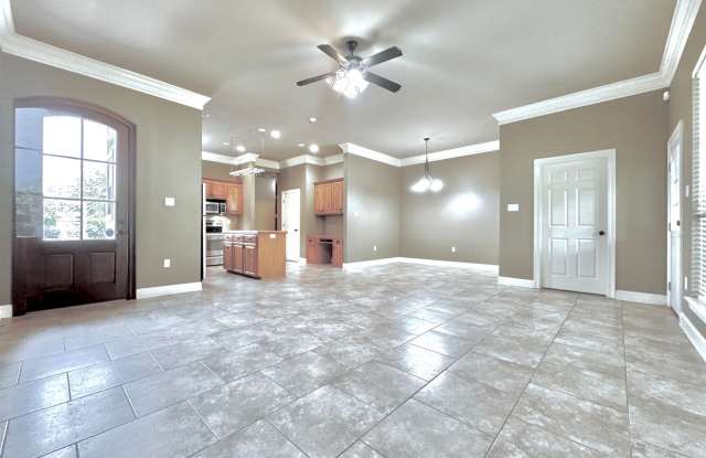 3BR/2BA Home on Nicholson Lake Dr – Modern Comfort in a Prime Location!