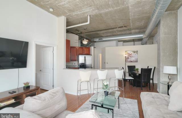 113 N BREAD Street unit: 3D6