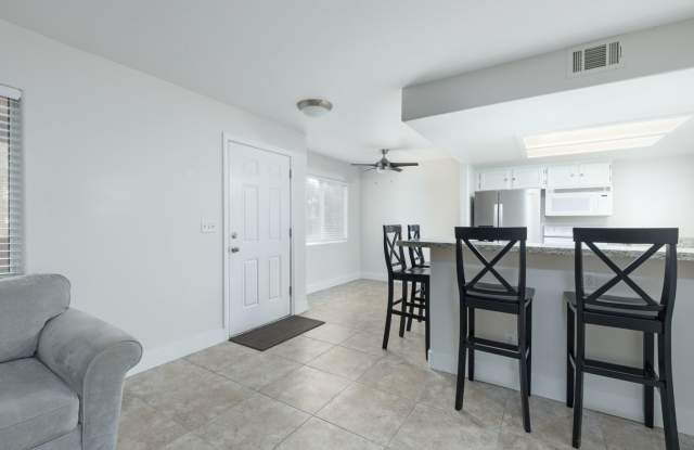 Upper Level 2 bedroom, 2 bathroom with great views at The Falls