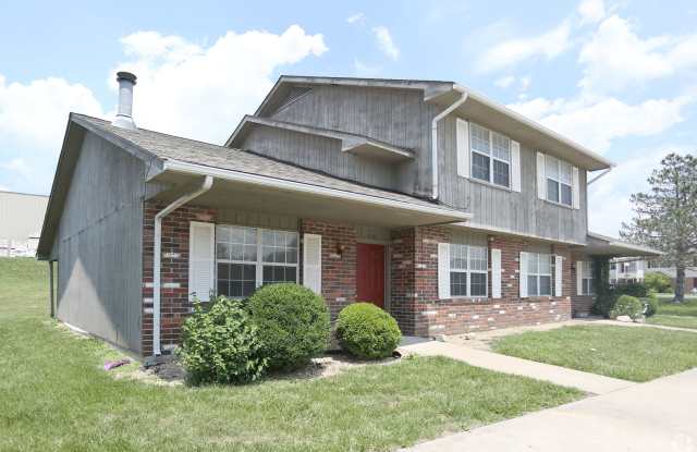 Hyde Park Townhomes  Apartments