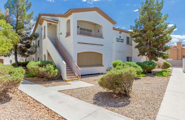 HCVP considered! SAHARA  SLOAN AREA/ GATED COMMUNITY POOL/SPA!