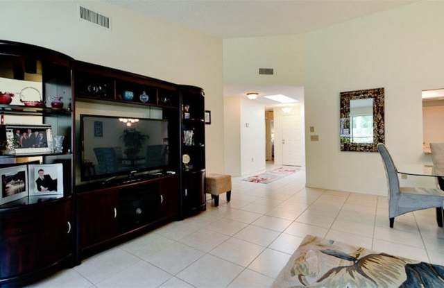 7893 TIMBERWOOD CIRCLE