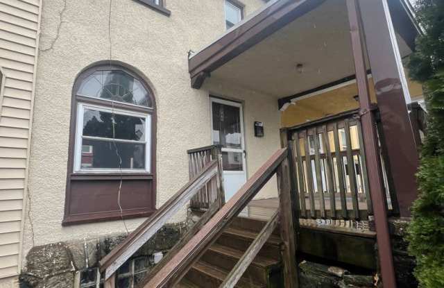 Charming 2-bedroom, 1-bathroom house located in Upper Darby, PA. photos photos