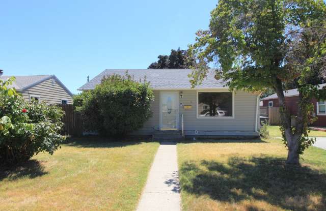 2 Bedroom, 1 Bath Home in Kennewick