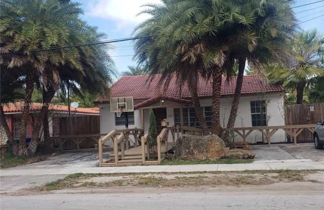 Photo of 1997 SW 17th Ct