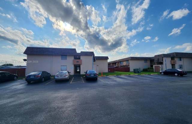 Photo of 870 SW 129th Pl