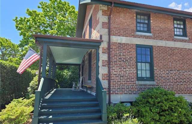 209 Coggeshall Avenue