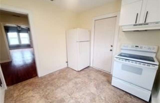 2805 Austin Street unit: B