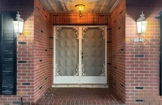 8840 MARTINIQUE LANE